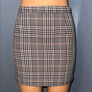 Chic Boohoo Plaid Mini Skirt - Size 6